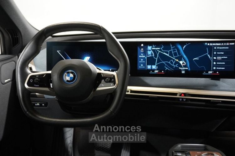BMW iX IX XDrive40/PANO/360/HK - <small></small> 68.900 € <small>TTC</small> - #4