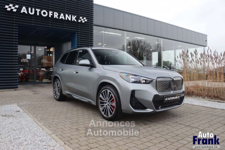 BMW iX1 20 M-SPORT PANO TREKHK 360CAM HUD FULL - <small></small> 54.950 € <small>TTC</small> - #1