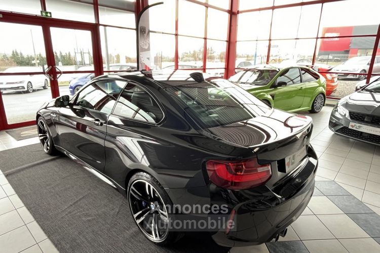 BMW M2 COUPE 3,0 370 DKG7 TOIT PANO OUVRANT GPS CAMERA KEYLESS BI-XENON FULL CUIR CARBON PAS DE MALUS EX - <small></small> 47.990 € <small>TTC</small> - #23