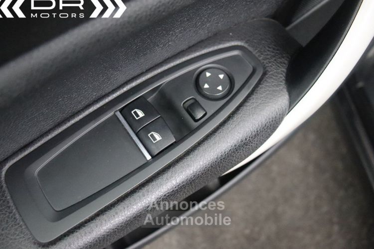 BMW Série 2 218 iA Coupe - NAVIGATIE LED LEDER - <small></small> 17.495 € <small>TTC</small> - #40