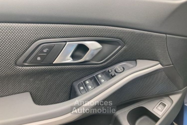 BMW Série 3 318 i A Touring Navi digitales Cockpit  - <small></small> 32.395 € <small>TTC</small> - #10