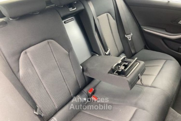 BMW Série 3 318 i A Touring Navi digitales Cockpit  - <small></small> 32.395 € <small>TTC</small> - #13