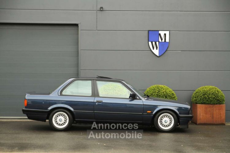BMW Série 3 318 is 318is Sport seats Sunroof LSD - <small></small> 18.900 € <small>TTC</small> - #4