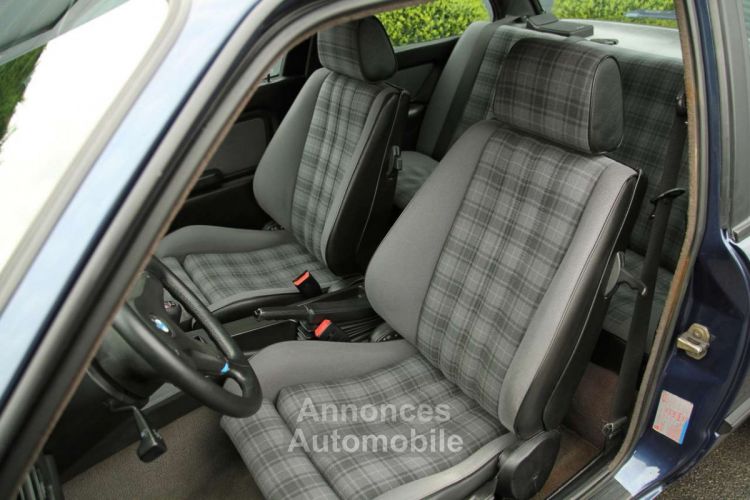 BMW Série 3 318 is 318is Sport seats Sunroof LSD - <small></small> 18.900 € <small>TTC</small> - #18