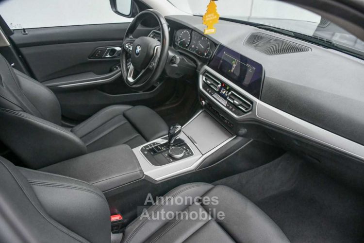 BMW Série 3 318 Saloon DA TOURING - SPORTSEATS - LIVECOCKPIT - CRUISECONTROL - <small></small> 26.990 € <small>TTC</small> - #14