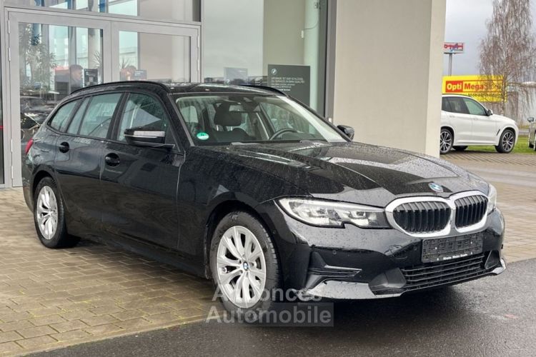 BMW Série 3 318i Touring Advatage - <small></small> 26.745 € <small>TTC</small> - #2