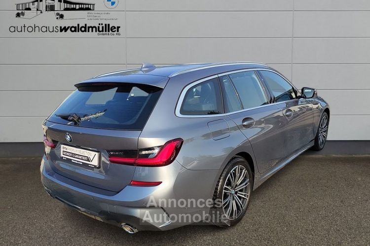 BMW Série 3 318i Touring M Sport SONDERLACKIERUNG  - <small></small> 32.909 € <small>TTC</small> - #2