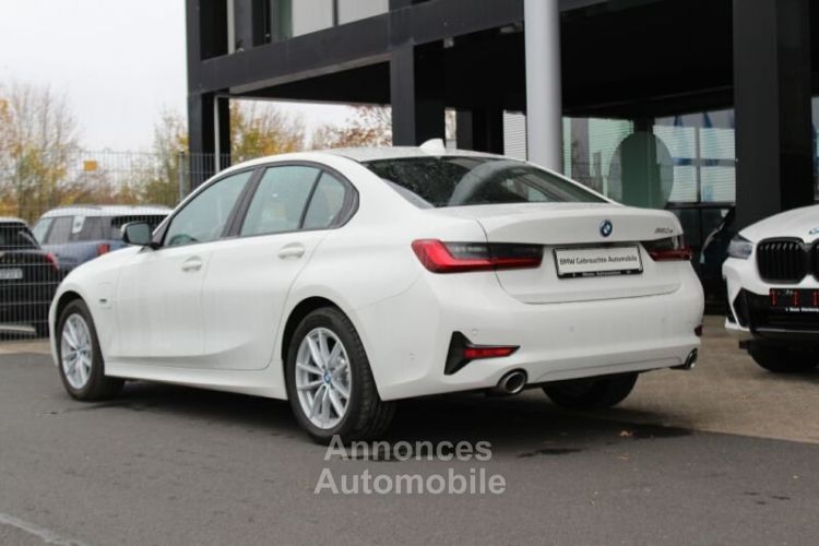 BMW Série 3 320e Lim. Navi Prof. Kamera. Park. Ass.  - <small></small> 26.745 € <small>TTC</small> - #4