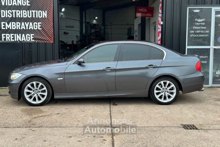 BMW Série 3 325i 218ch E90 SIEGES CHAUFFANTS, FEUX XENON, GPS, VOLANT PACK M, JANTES 18'' - <small></small> 7.999 € <small>TTC</small> - #4