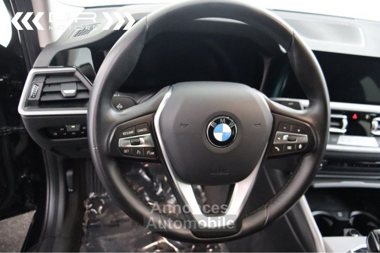 BMW Série 3 330 e ADVANTAGE - LEDER NAVI LED DAB HiFi - <small></small> 29.995 € <small>TTC</small> - #32