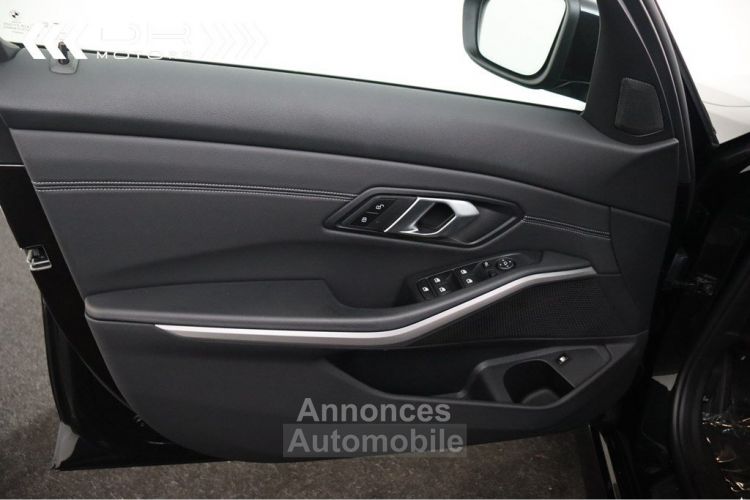 BMW Série 3 330 e ADVANTAGE - LEDER NAVI LED DAB HiFi - <small></small> 29.995 € <small>TTC</small> - #42