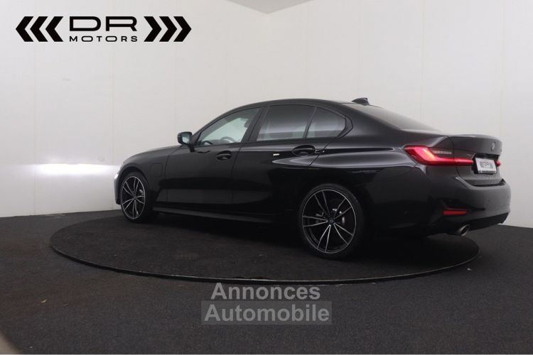 BMW Série 3 330 e ADVANTAGE - LEDER NAVI LED DAB HiFi - <small></small> 29.995 € <small>TTC</small> - #6