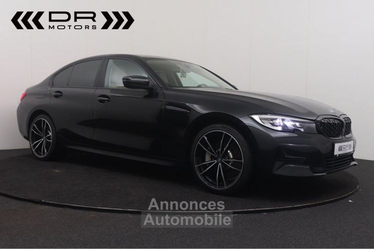 BMW Série 3 330 e ADVANTAGE - LEDER NAVI LED DAB HiFi - <small></small> 29.995 € <small>TTC</small> - #8