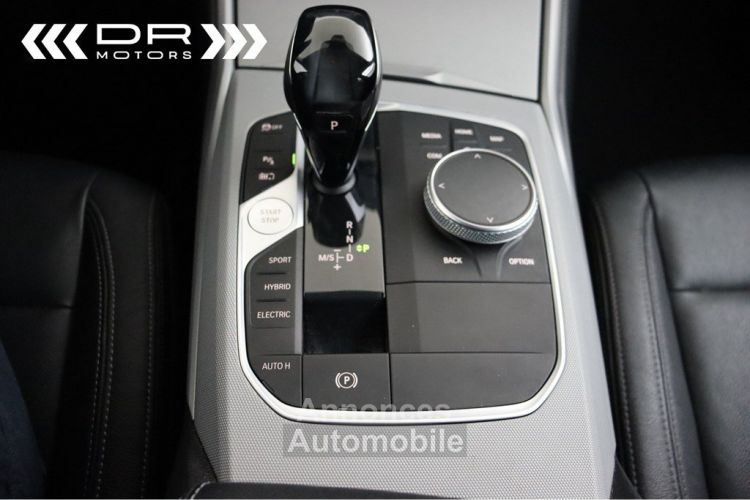 BMW Série 3 330 e ADVANTAGE - LEDER NAVI LED DAB HiFi - <small></small> 28.995 € <small>TTC</small> - #28