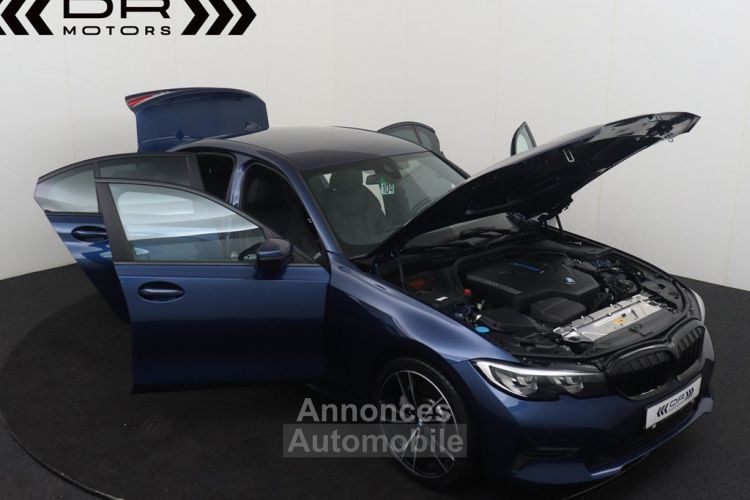 BMW Série 3 330 e - LEDER NAVI LED - <small></small> 29.995 € <small>TTC</small> - #11