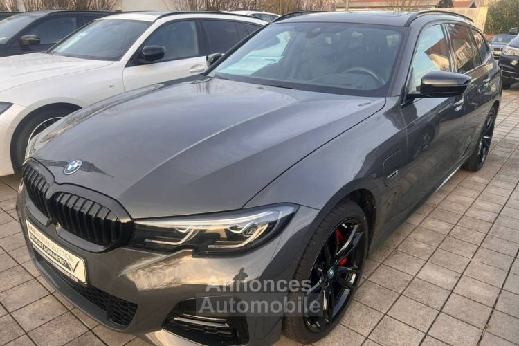 BMW Série 3 330e xDrive M Sport tête haute/Attelage/Pano - <small></small> 44.900 € <small>TTC</small> - #1