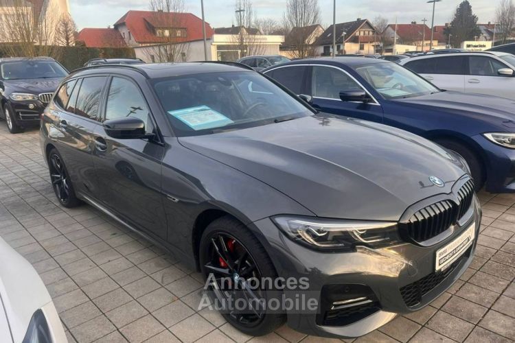 BMW Série 3 330e xDrive M Sport tête haute/Attelage/Pano - <small></small> 44.900 € <small>TTC</small> - #2