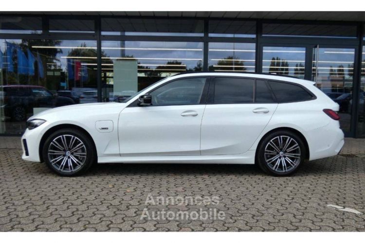 BMW Série 3 330e xDrive xDrive M Sport Pano/Tete haute - <small></small> 37.900 € <small>TTC</small> - #2