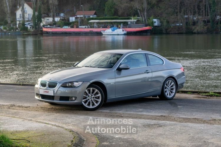 BMW Série 3 330i E92 3.0 272 ch - <small></small> 18.900 € <small>TTC</small> - #1