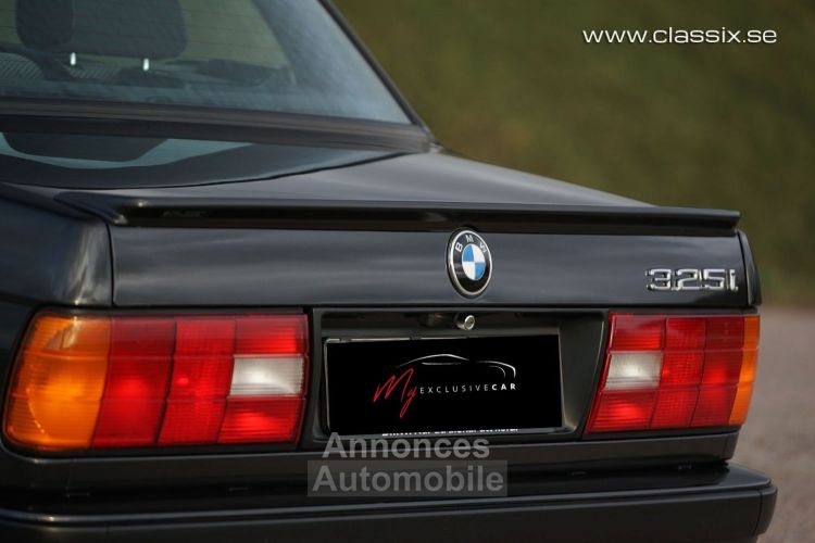 BMW Série 3 BMW E30 325i 2.5L M20B25 170ch - 59.900 kms - Carnet d'origine complet - Boite Manuelle - Toit Ouvrant - Sièges chauffants - <small></small> 55.990 € <small>TTC</small> - #6