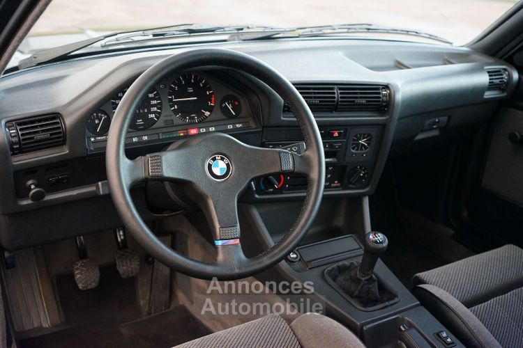 BMW Série 3 BMW E30 325i 2.5L M20B25 170ch - 59.900 kms - Carnet d'origine complet - Boite Manuelle - Toit Ouvrant - Sièges chauffants - <small></small> 55.990 € <small>TTC</small> - #8