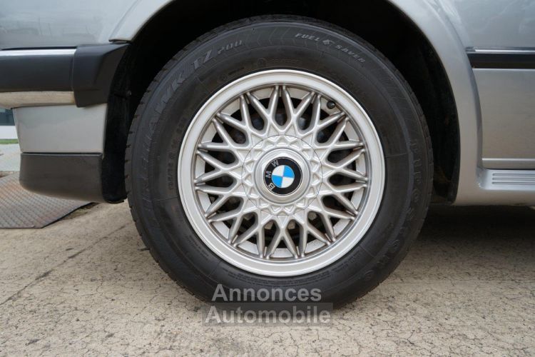 BMW Série 3 BMW Série 3 E30 325IX 170Ch BVA - GARANTIE 12 MOIS - Révision Faite Le 20/06/2024 - Parfait état - Check Control - Climatisation - Vitres + Rétroviseu - <small></small> 21.490 € <small>TTC</small> - #11