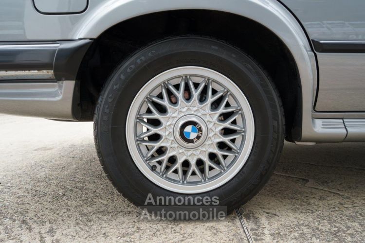 BMW Série 3 BMW Série 3 E30 325IX 170Ch BVA - GARANTIE 12 MOIS - Révision Faite Le 20/06/2024 - Parfait état - Check Control - Climatisation - Vitres + Rétroviseu - <small></small> 21.490 € <small>TTC</small> - #13