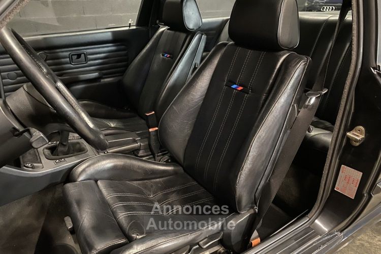 BMW Série 3 E30 325i 2.5 171Ch M TECH - Factures origine disponibles - - <small></small> 29.490 € <small>TTC</small> - #10