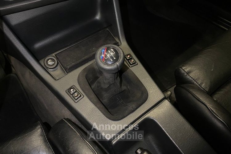 BMW Série 3 E30 325i 2.5 171Ch M TECH - Factures origine disponibles - - <small></small> 29.490 € <small>TTC</small> - #14