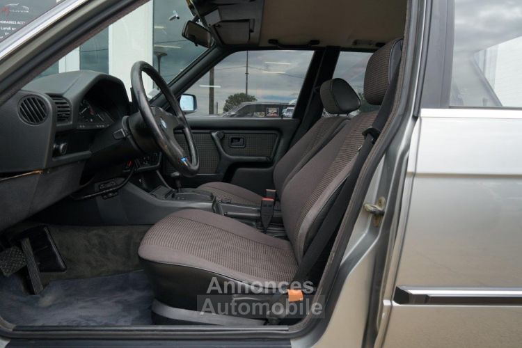 BMW Série 3 (E30) 325IX 170 ch - Origine France - Révisée + Distri. en 06/2024 - Parfait état - Check Control - Climatisation - Garantie 12 mois - <small></small> 21.490 € <small>TTC</small> - #20