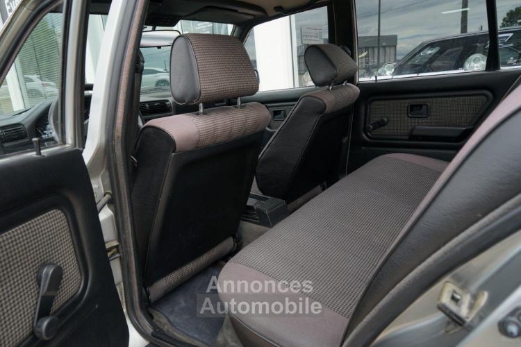 BMW Série 3 (E30) 325IX 170 ch - Origine France - Révisée + Distri. en 06/2024 - Parfait état - Check Control - Climatisation - Garantie 12 mois - <small></small> 21.490 € <small>TTC</small> - #22