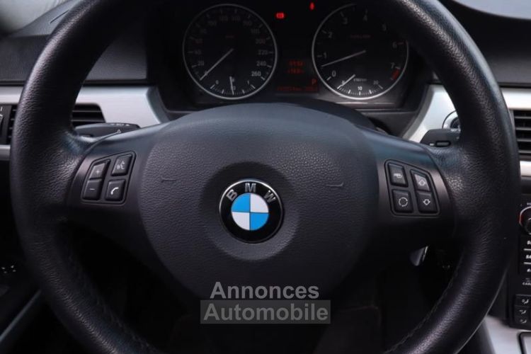 BMW Série 3 E90 2.5 325I 218 CH SPORT BVA6 + CARPLAY CAMERA DE RECUL TOIT OUVRANT - <small></small> 10.989 € <small>TTC</small> - #4