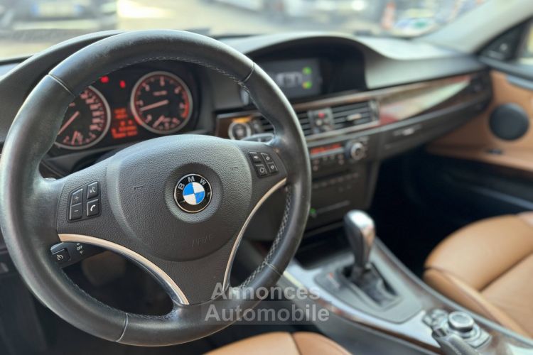 BMW Série 3 (E92) coupe 330dA 245ch Luxe harman kardon 2eme main entretien à jour - <small></small> 18.990 € <small>TTC</small> - #16