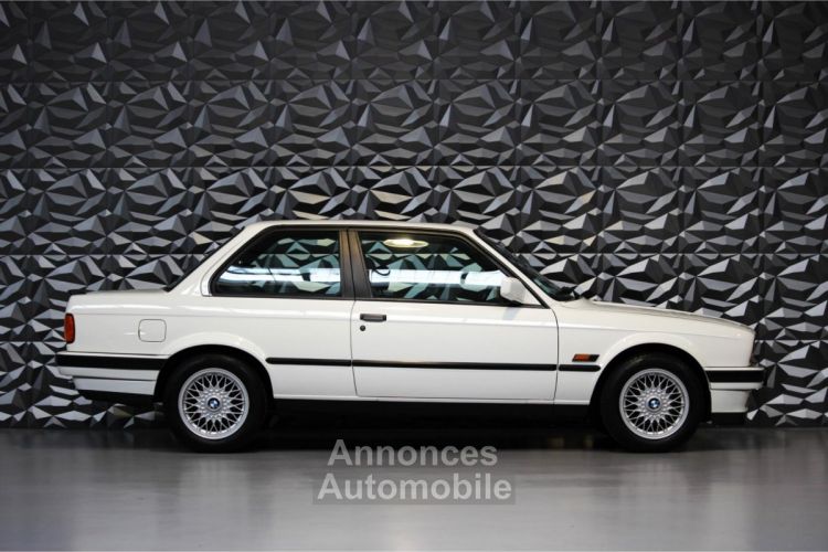 BMW Série 3 SERIE 318 is E30 136ch - <small></small> 19.990 € <small>TTC</small> - #4