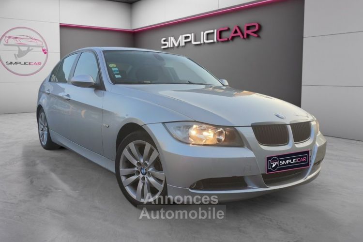 BMW Série 3 SERIE E90 318i 129ch Confort - <small></small> 8.990 € <small>TTC</small> - #1