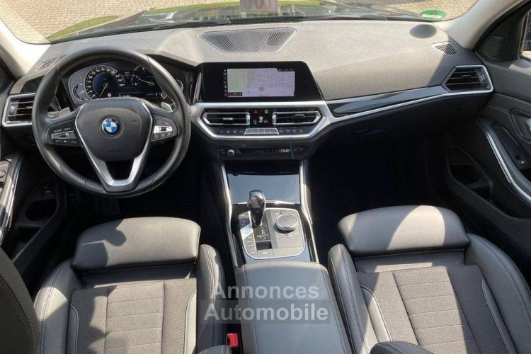 BMW Série 3 Touring 320dA MH 190ch Edition Sport - <small></small> 32.900 € <small>TTC</small> - #9