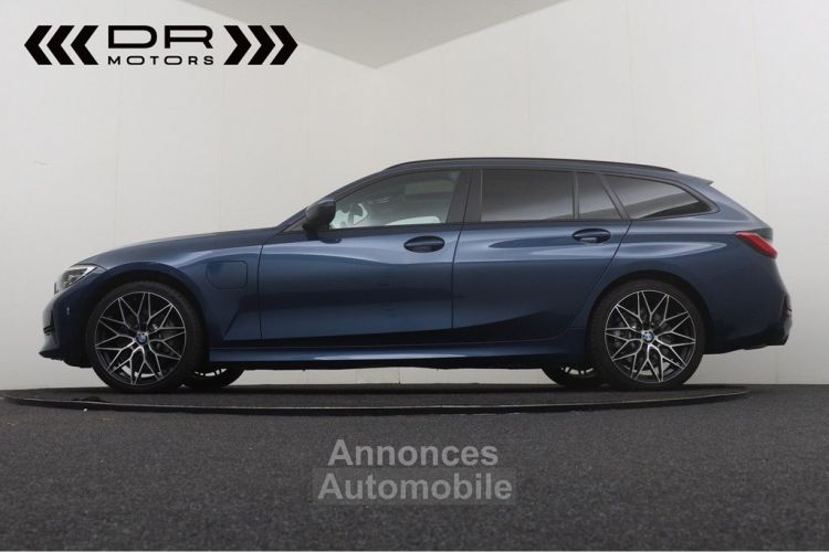 BMW Série 3 Touring 330 e ADVANTAGE - NAVI LED LEDER PANODAK TREKHAAK LIVE COCKPIT - <small></small> 24.995 € <small>TTC</small> - #8