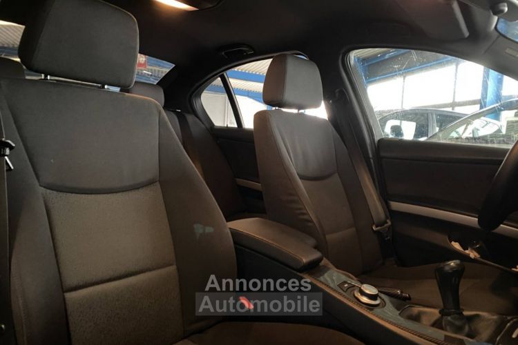 BMW Série 3 V (E90) 318d Confort - <small></small> 7.690 € <small>TTC</small> - #16