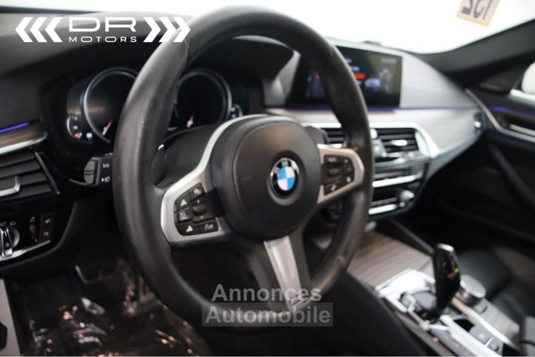 BMW Série 5 530 e M PACK - NAVI HARMANN KARDON ADAPTIVE CRUISE LED HEAD UP - <small></small> 27.995 € <small>TTC</small> - #39