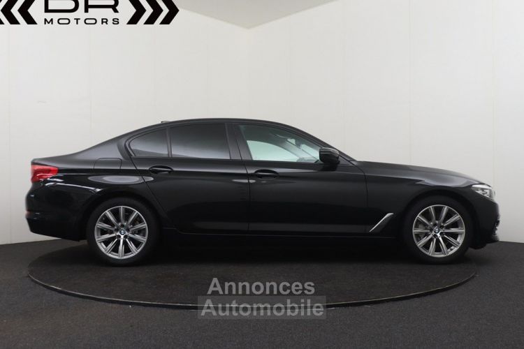BMW Série 5 530 iA - LED NAVI PROFESSIONAL COCKPIT ALU 18" - <small></small> 28.495 € <small>TTC</small> - #6