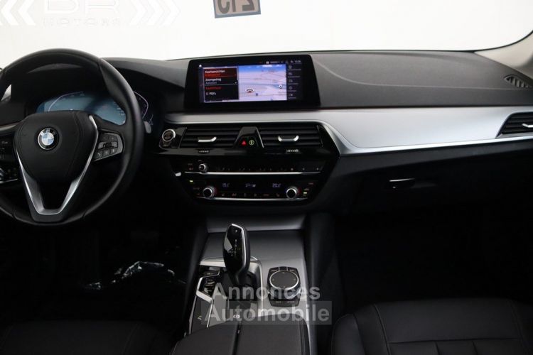 BMW Série 5 530 iA - LED NAVI PROFESSIONAL COCKPIT ALU 18" - <small></small> 28.495 € <small>TTC</small> - #16