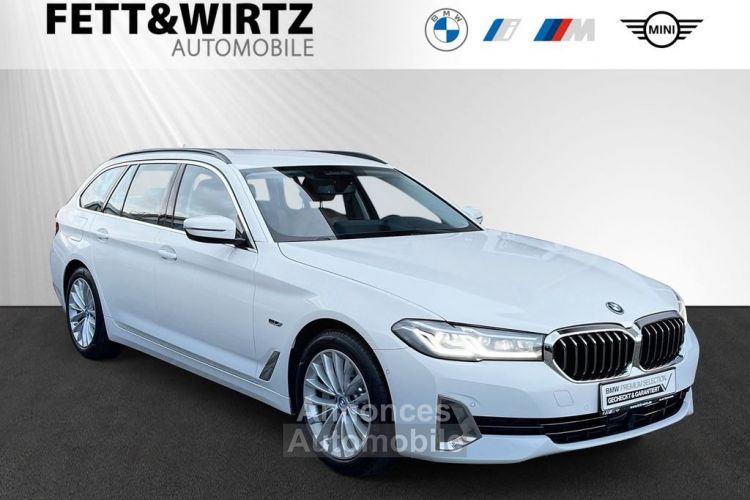 BMW Série 5 530e Touring Luxury Head Up DAProf.  - <small></small> 43.775 € <small>TTC</small> - #1