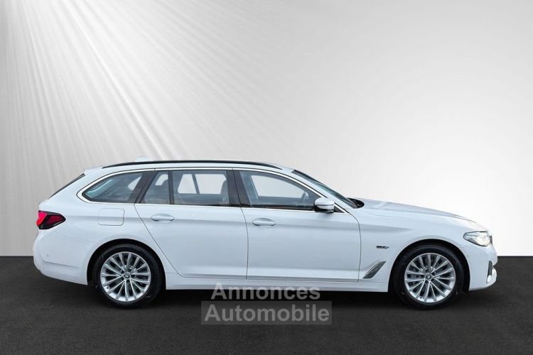 BMW Série 5 530e Touring Luxury Head Up DAProf.  - <small></small> 43.775 € <small>TTC</small> - #2