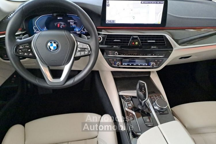 BMW Série 5 530e xDrive Touring Driv.Assist.Prof Head - <small></small> 44.910 € <small>TTC</small> - #9