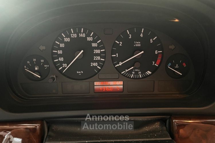 BMW Série 5 SERIE 530i A - <small></small> 9.990 € <small>TTC</small> - #25