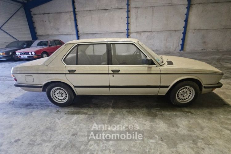 BMW Série 5 SERIE (E28) 525E BOITE AUTOMATIQUE - <small></small> 9.900 € <small>TTC</small> - #3