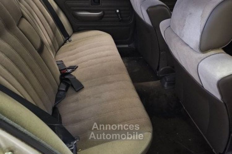 BMW Série 5 SERIE (E28) 525E BOITE AUTOMATIQUE - <small></small> 9.900 € <small>TTC</small> - #13