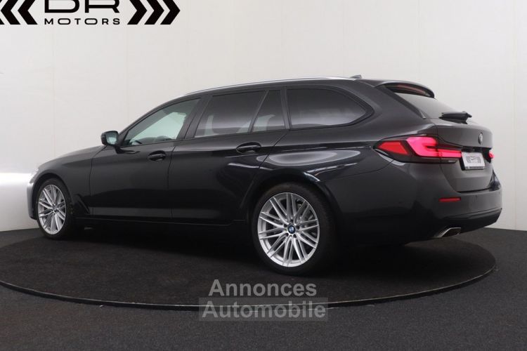 BMW Série 5 Touring  518 dA FACELIFT BUSINESS EDITION - LEDER NAVI PROFESSIONAL LED MIRROR LINK - <small></small> 33.995 € <small>TTC</small> - #2