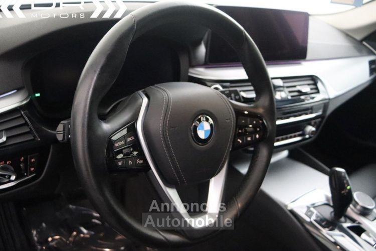 BMW Série 5 Touring  518 dA FACELIFT BUSINESS EDITION - LEDER NAVI PROFESSIONAL LED MIRROR LINK - <small></small> 33.995 € <small>TTC</small> - #33