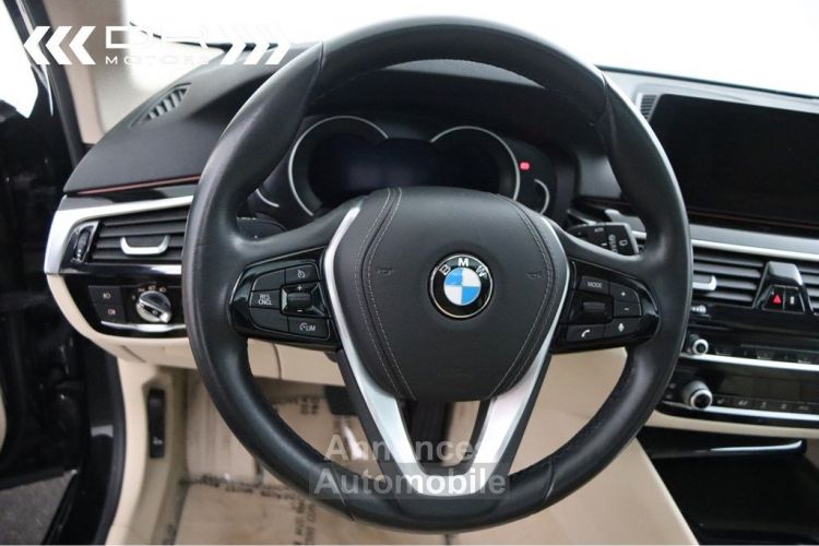 BMW Série 5 Touring 520 dA - NAVI LEDER PANODAK KEYLESS ENTRY - <small></small> 23.995 € <small>TTC</small> - #35